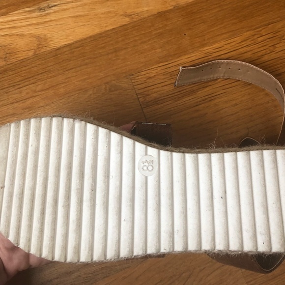 Universal Thread Brown Sandals - Picture 3 of 3